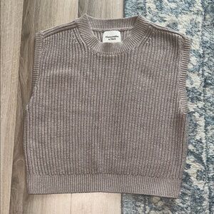 Abercrombie & Fitch Cropped Ribbed Knit Vest - Taupe